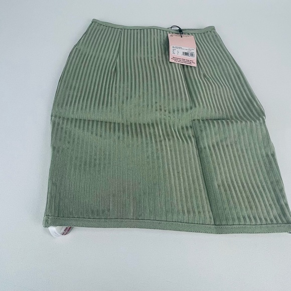 BANDAGE ZIP FRONT MINI SKIRT
SAGE - Picture 7 of 9